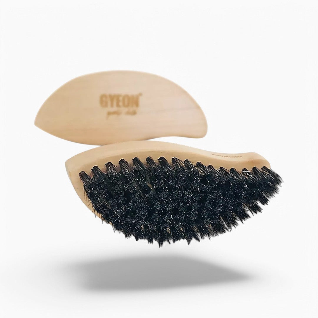 Gyeon Q²M LeatherBrush cleaning brush