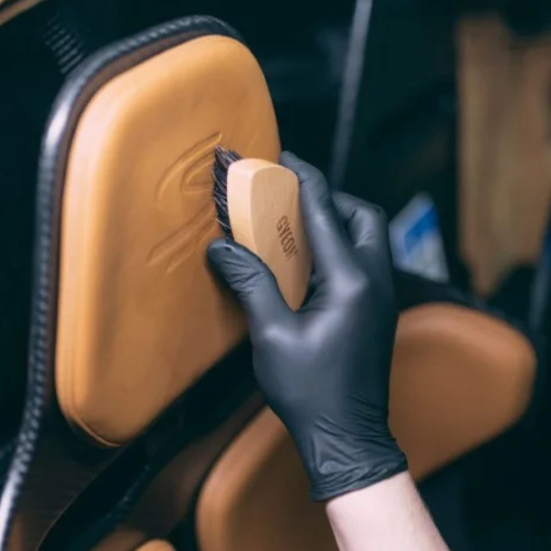 Gyeon Q²M LeatherBrush cleaning brush