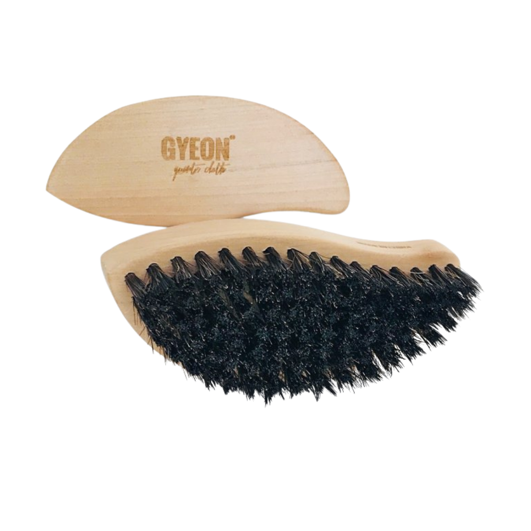 Gyeon Q²M Leather Brush - leather brush